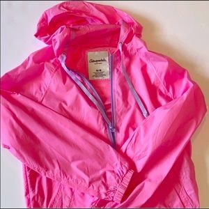 Super cute windbreaker 🌬